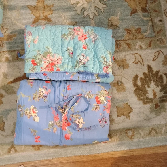 NWOT Sundance Reversible King Quilt + 2 Euro Sham Set